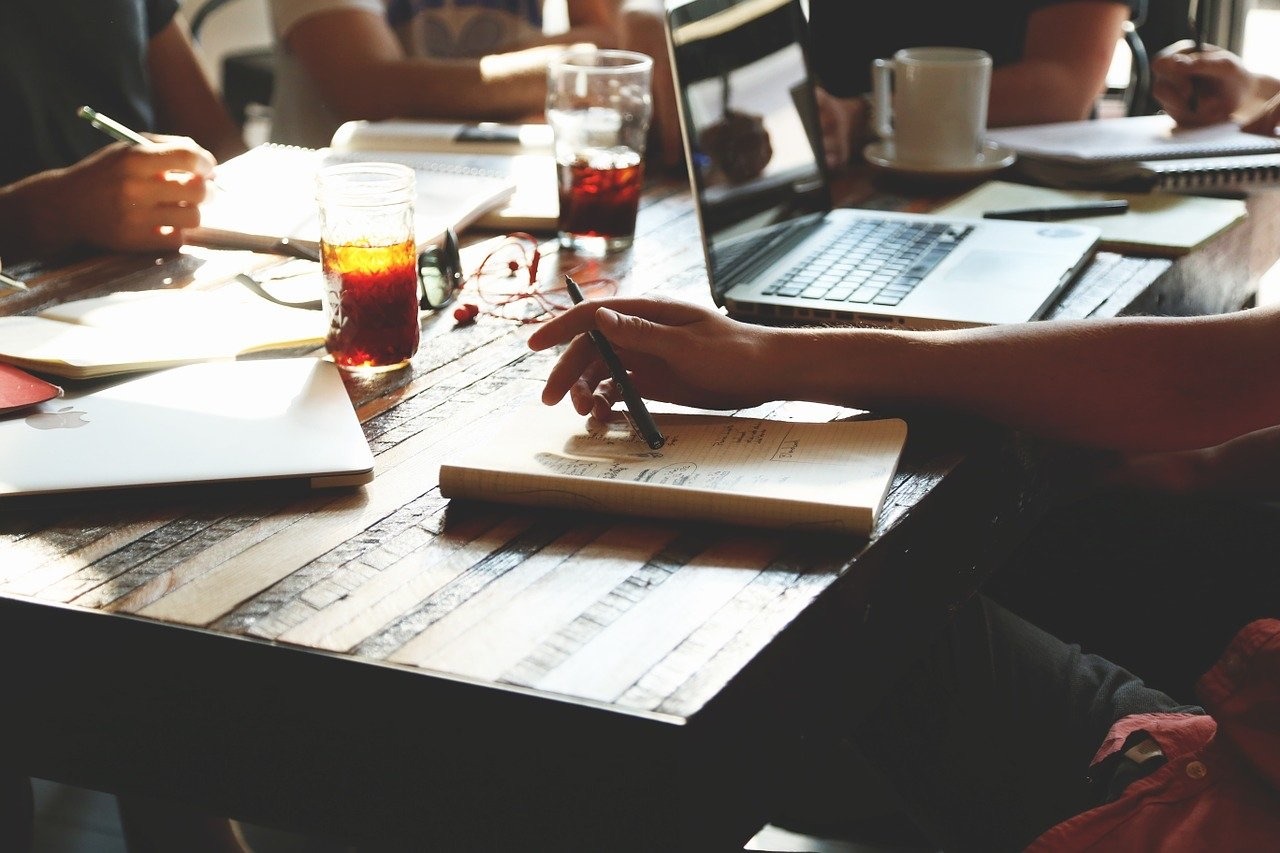 Round-Table - Altmann Consultants GmbH